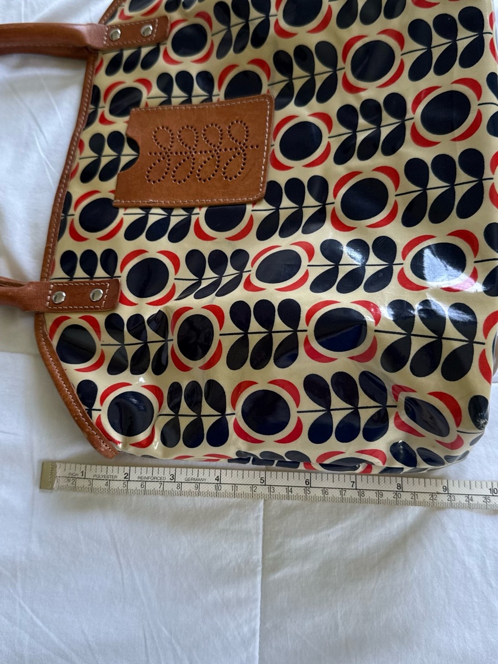 Orla Kiely Classic Flower and Stem Pattern Bag - Picture 7 of 16